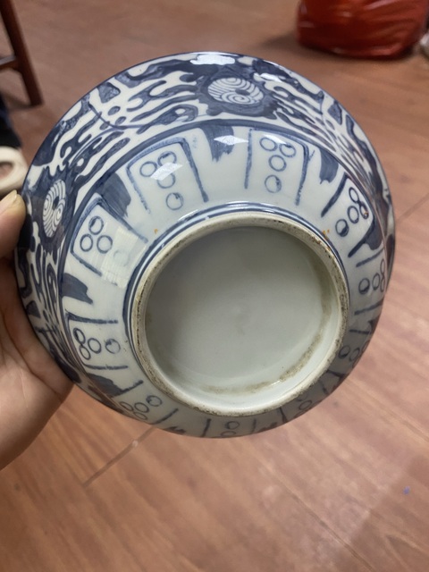 古玩陶瓷花卉紋青花碗真品鑒賞圖