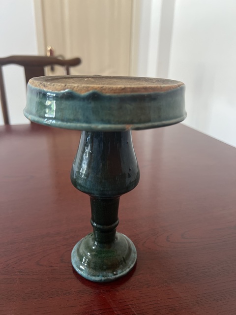 古玩陶瓷石灣窯綠釉燈臺真品鑒賞圖