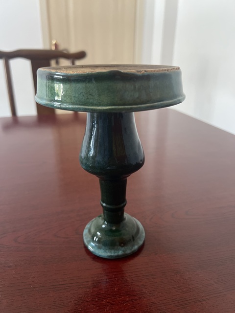 古玩陶瓷石灣窯綠釉燈臺真品鑒賞圖