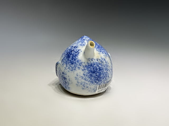 古玩陶瓷清末民初·青花桃形倒流壺水滴真品鑒賞圖