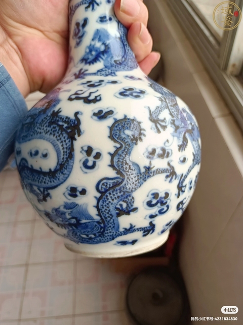 古玩陶瓷龍紋青花瓶真品鑒賞圖