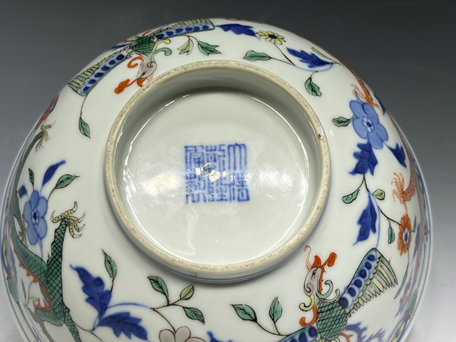 古玩陶瓷清晚期·青花加彩龍鳳紋碗真品鑒賞圖