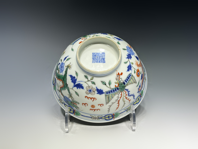 古玩陶瓷清晚期·青花加彩龍鳳紋碗真品鑒賞圖