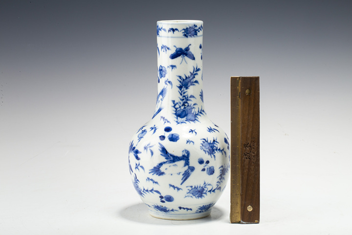 古玩陶瓷清晚·青花花鳥紋天球瓶拍賣,當前價格654元