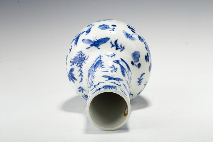 古玩陶瓷清晚·青花花鳥紋天球瓶拍賣,當前價格654元
