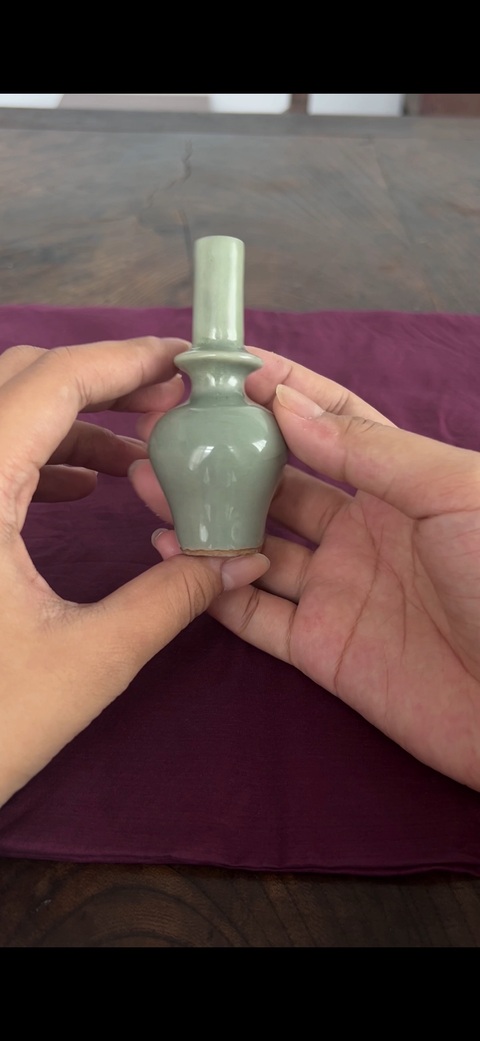 古玩陶瓷龍泉窯吉字瓶(凈瓶)真品鑒賞圖