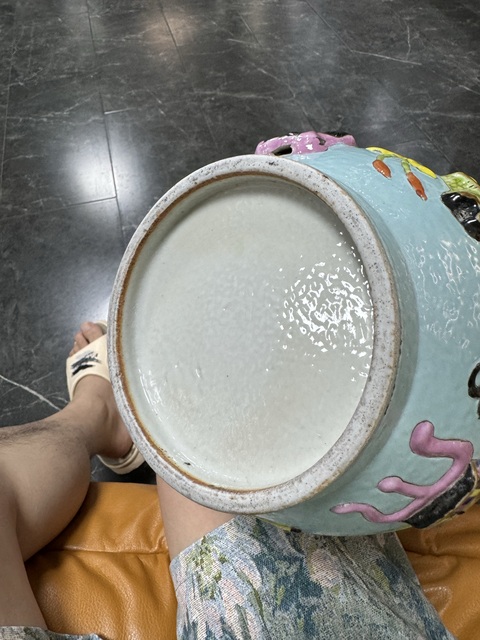 古玩陶瓷松石綠貼塑粉彩博古圖棒槌瓶真品鑒賞圖