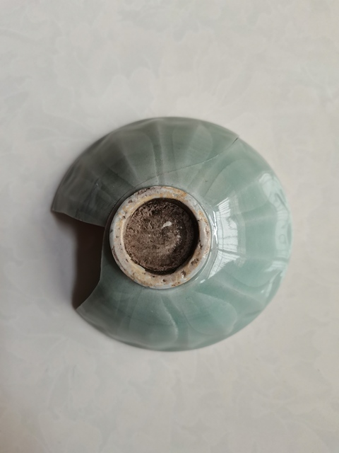 古玩陶瓷龍泉青瓷刻仰蓮紋碗拍賣,當前價格1200元