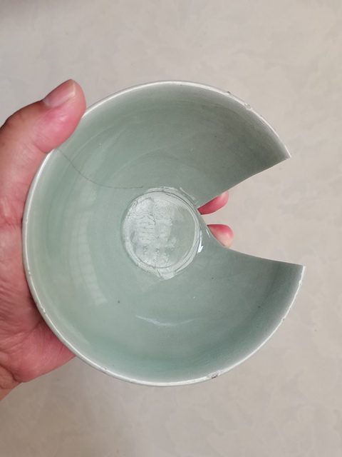 古玩陶瓷龍泉青瓷刻仰蓮紋碗拍賣,當前價格1200元