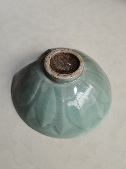 古玩陶瓷龍泉青瓷刻仰蓮紋碗拍賣,當前價格1200元
