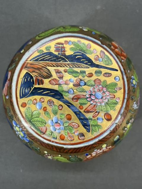 古玩陶瓷青花加彩蓋罐真品鑒賞圖