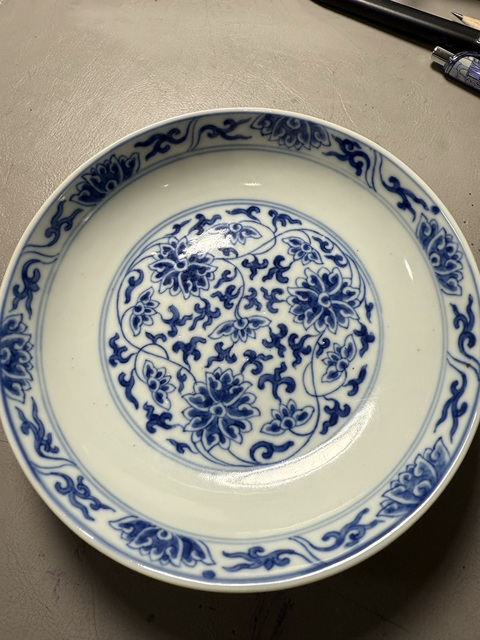 古玩陶瓷清同治 青花纏枝蓮紋盤真品鑒賞圖