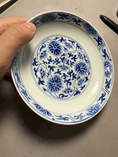 古玩陶瓷清同治 青花纏枝蓮紋盤真品鑒賞圖