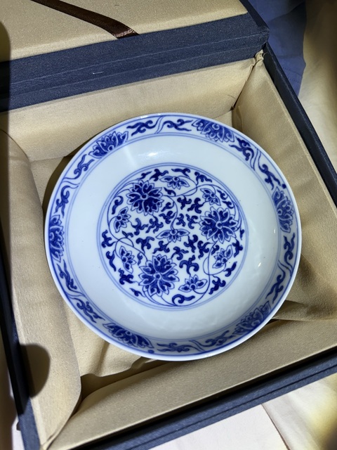古玩陶瓷清同治 青花纏枝蓮紋盤真品鑒賞圖