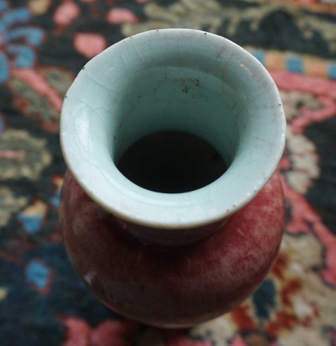 古玩陶瓷紅釉瓶真品鑒賞圖