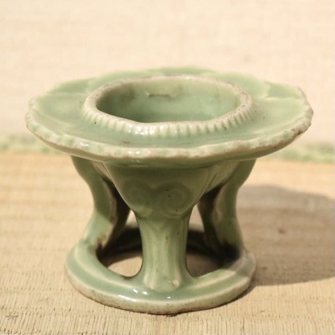 古玩陶瓷青釉三足香薰真品鑒賞圖