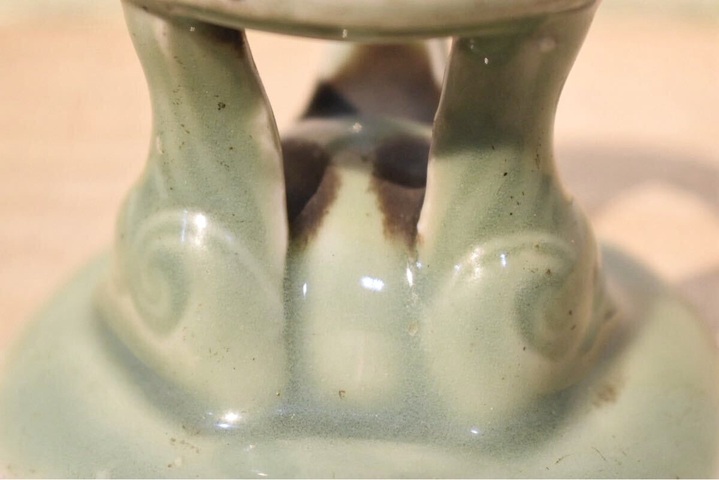 古玩陶瓷青釉三足香薰真品鑒賞圖