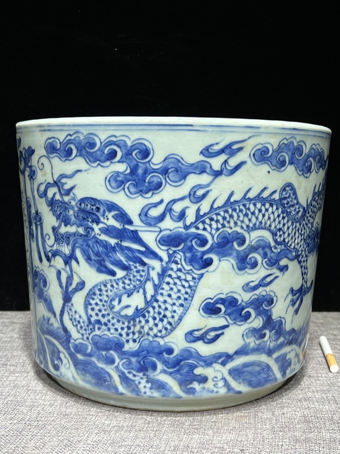 古玩陶瓷清中期青花龍紋香爐真品鑒賞圖