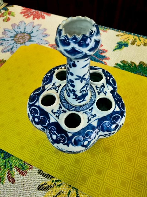 古玩陶瓷清代中晚期青花龍紋五管瓶。真品鑒賞圖