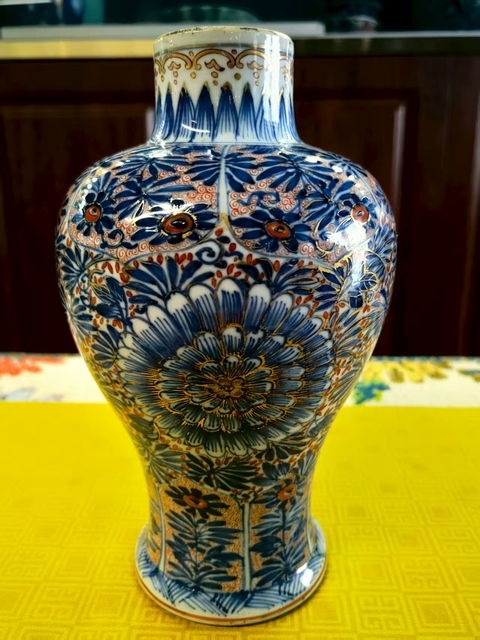 古玩陶瓷清康熙青花礬紅描金梅瓶。真品鑒賞圖