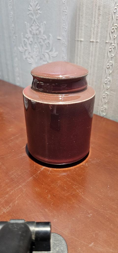 古玩陶瓷紅釉罐真品鑒賞圖