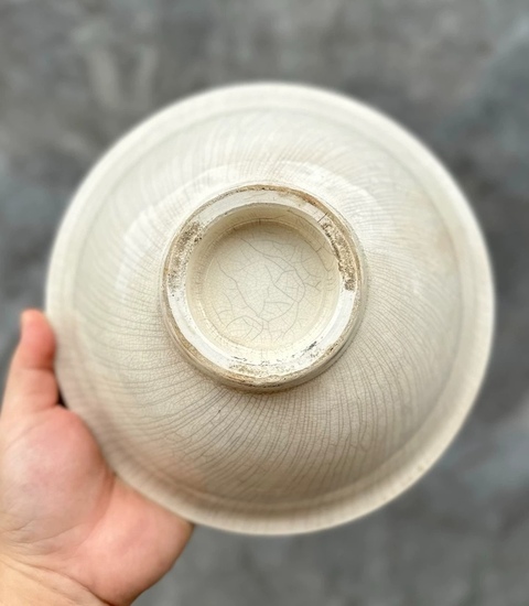 古玩陶瓷漳州窯哥釉撇口碗真品鑒賞圖