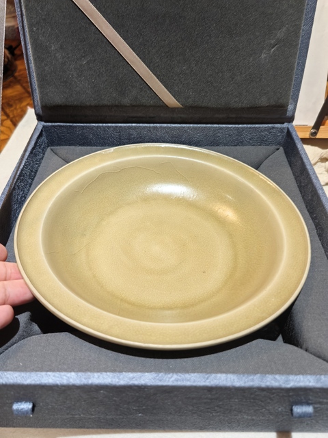 古玩陶瓷龍泉盤真品鑒賞圖