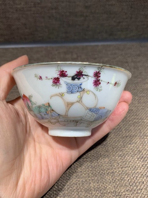 古玩陶瓷粉彩博古圖茶碗真品鑒賞圖