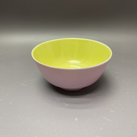 古玩陶瓷內(nèi)黃釉外胭脂紅釉碗真品鑒賞圖