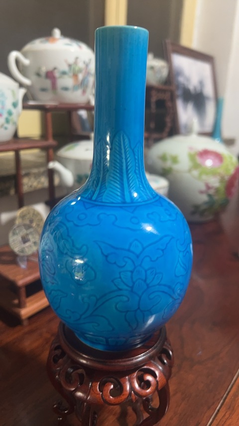 古玩陶瓷孔雀藍天球瓶真品鑒賞圖