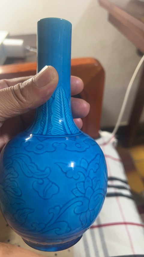 古玩陶瓷孔雀藍天球瓶真品鑒賞圖