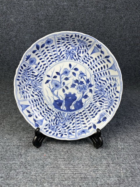 古玩陶瓷青花開窗洞石花卉紋盤拍賣,當前價格1388元