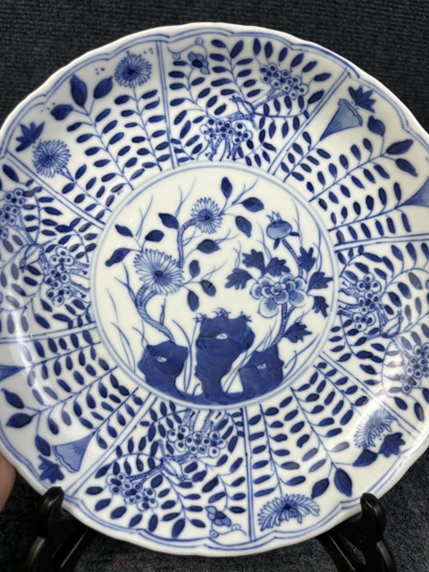 古玩陶瓷青花開窗洞石花卉紋盤拍賣,當前價格1388元