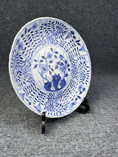 古玩陶瓷青花開窗洞石花卉紋盤拍賣,當前價格1388元
