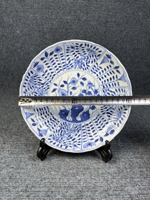 古玩陶瓷青花開窗洞石花卉紋盤拍賣,當前價格1388元