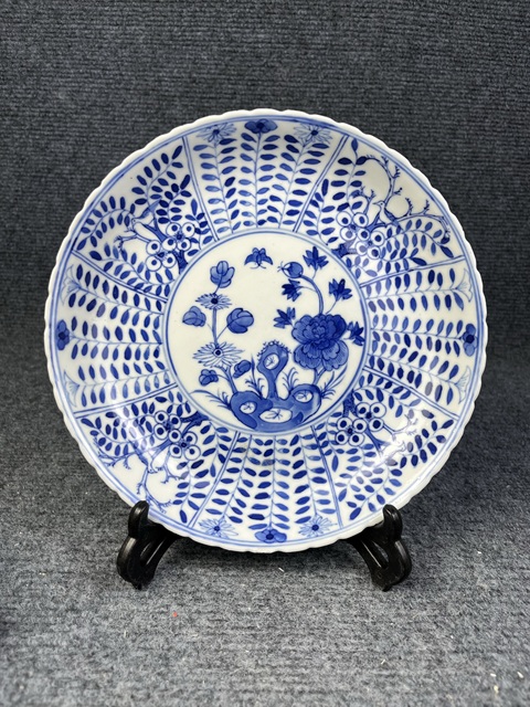 古玩陶瓷青花開窗洞石花卉紋盤拍賣,當前價格1388元