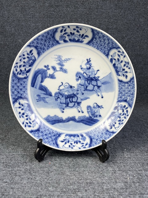古玩陶瓷康熙青花狩獵圖紋盤拍賣，當(dāng)前價(jià)格4588元