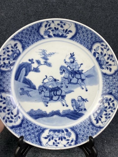 古玩陶瓷康熙青花狩獵圖紋盤拍賣，當(dāng)前價(jià)格4588元