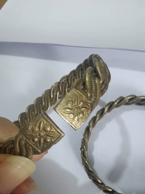 古玩銅器手鐲真品鑒賞圖