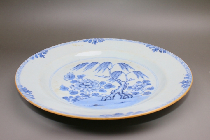 古玩陶瓷清乾隆·青花楊柳牡丹紋折沿盤拍賣，當前價格136元