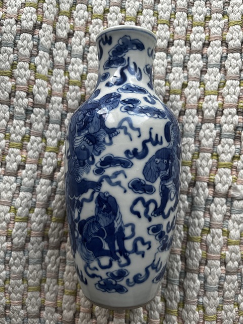 古玩陶瓷獅紋青花瓶真品鑒賞圖
