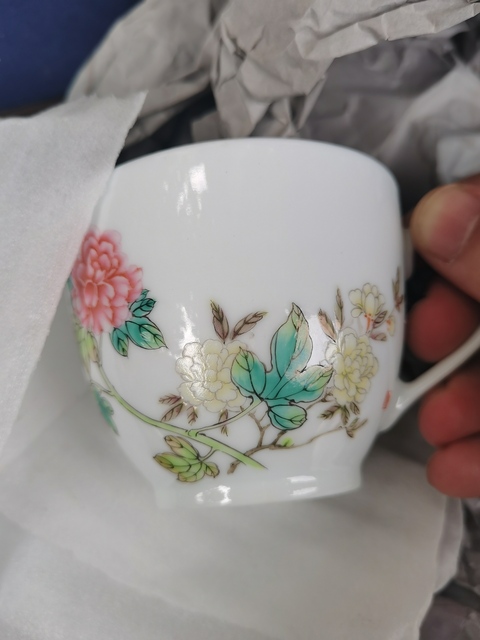古玩陶瓷粉彩花卉紋杯碟一套真品鑒賞圖