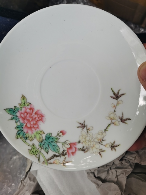古玩陶瓷粉彩花卉紋杯碟一套真品鑒賞圖