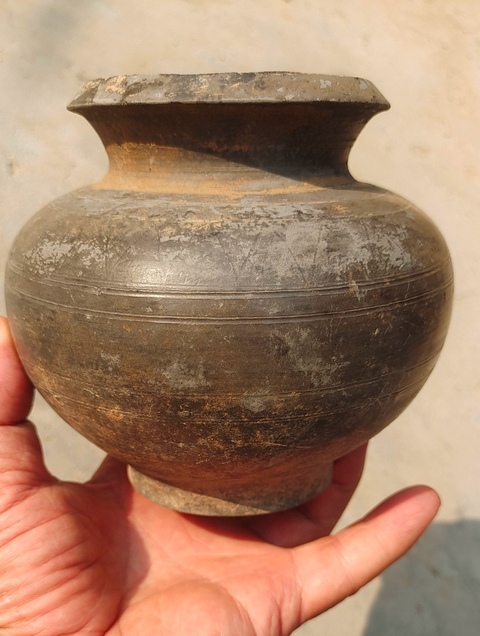 古玩陶瓷灰陶蓋罐真品鑒賞圖