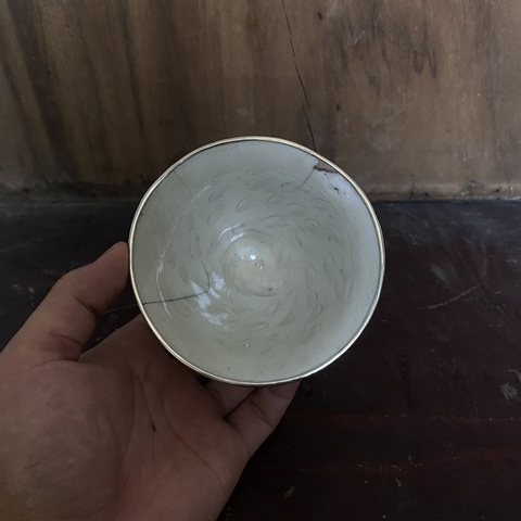 古玩陶瓷青白釉刻水波紋茶盞真品鑒賞圖