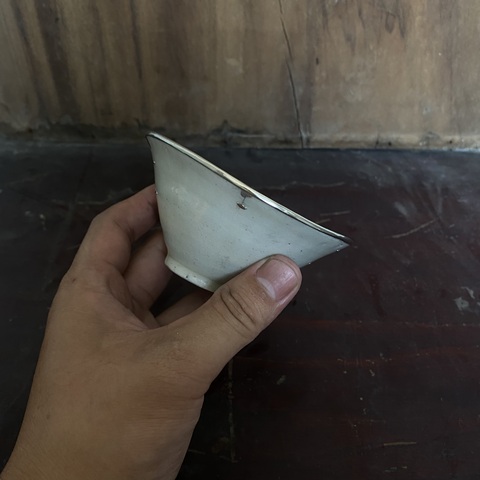 古玩陶瓷青白釉刻水波紋茶盞真品鑒賞圖