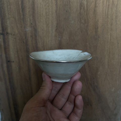 古玩陶瓷青白釉刻水波紋茶盞真品鑒賞圖