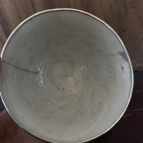 古玩陶瓷青白釉刻水波紋茶盞真品鑒賞圖