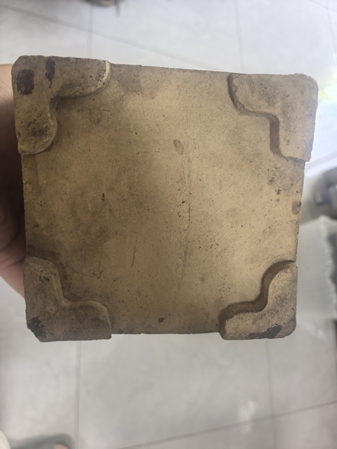 古玩陶瓷綠釉萬字紋琮式瓶真品鑒賞圖