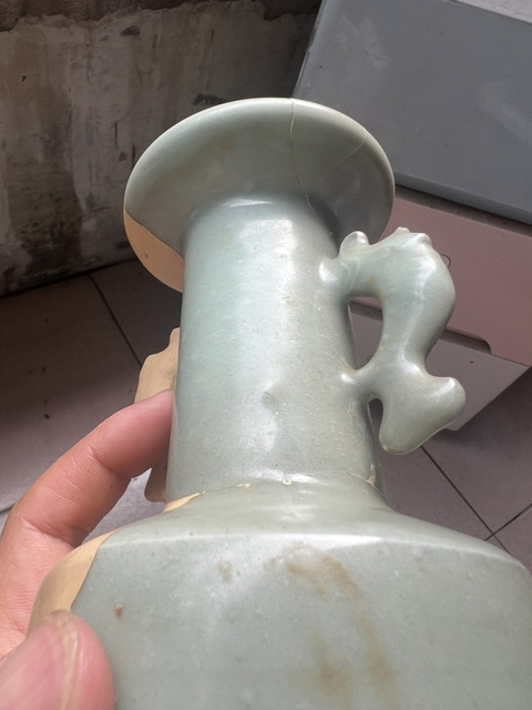 古玩陶瓷龍泉瓶真品鑒賞圖